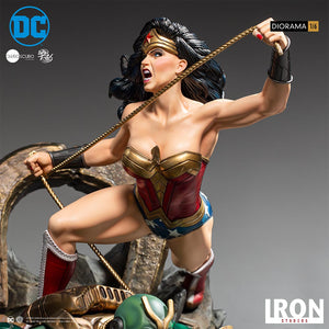 (Iron Studios) Wonder Woman Vs Darkseid Diorama 1/6- DC Comics by Ivan Reis