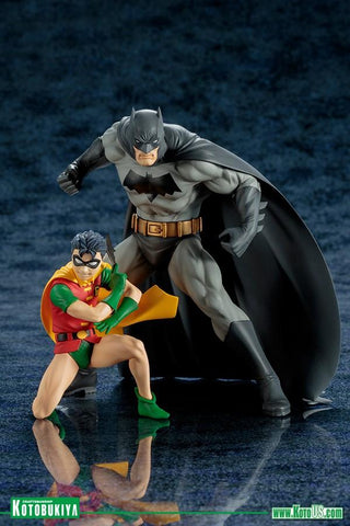 Image of (Kotobukiya) DC UNIVERSE BATMAN & ROBIN TWO-PACK ARTFX+ STATUE