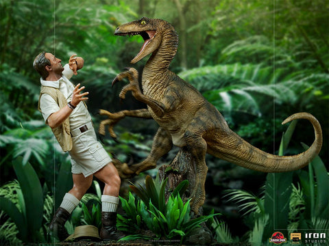 Image of (Iron Studios) Clever Girl Deluxe Art Scale 1/10 Statue - Jurassic Park