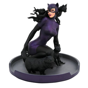 (Diamond Select) (Pre-Order) Batman Gallery 1990s Catwoman Statue - Deposit Only