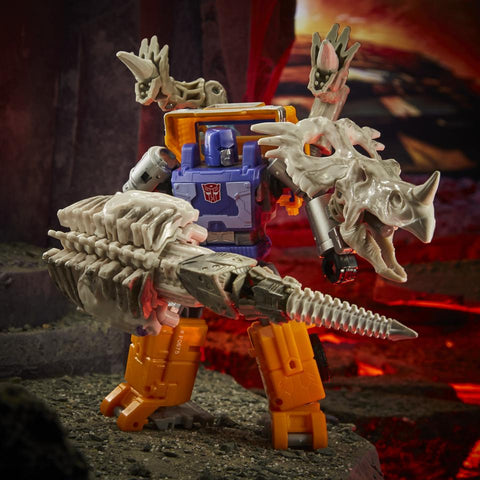 Image of (Hasbro) Transformers Generations WFC Kingdom Deluxe Wave 2 Huffer Action Figure